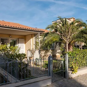 casa-pineta-follonica.it-tuscanyhotel.com/